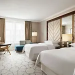 מלון Sheraton Grand 5*