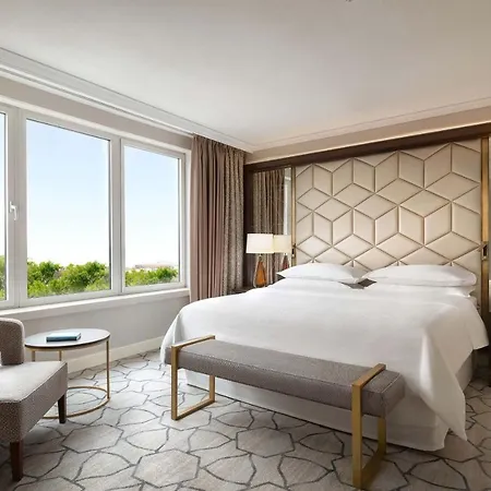 Sheraton Grand Hotel