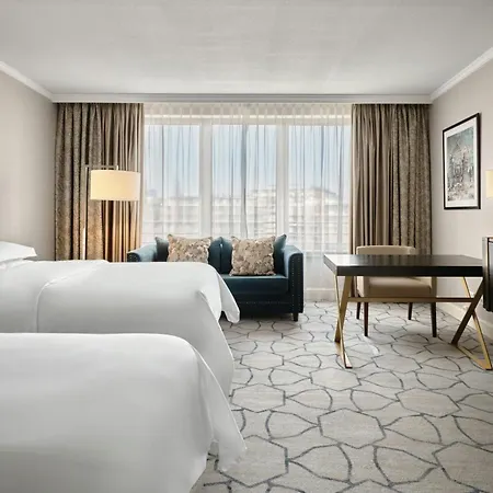 Sheraton Grand Hotel 5*