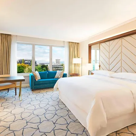 Sheraton Grand Hotel