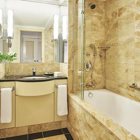 Sheraton Grand Hotel 5*