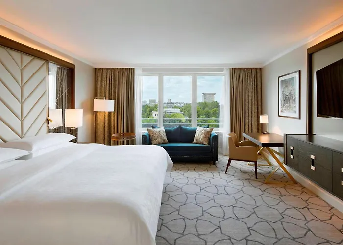 Sheraton Grand Hotel 5*