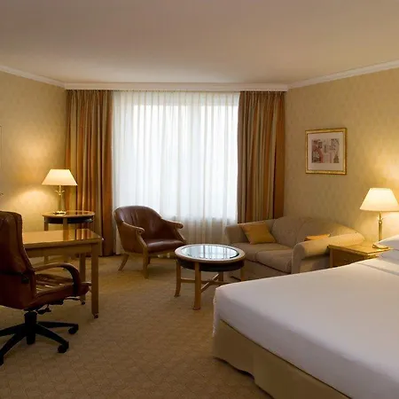 Sheraton Grand Hotel 5*