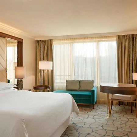 Sheraton Grand Hotel 5*