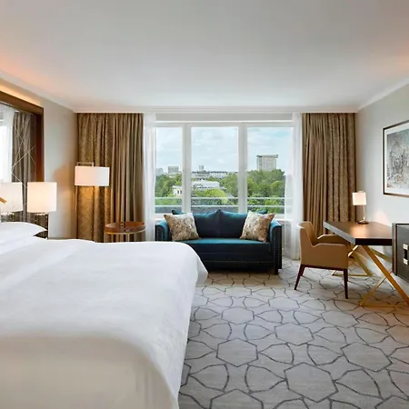 Sheraton Grand Hotel 5*
