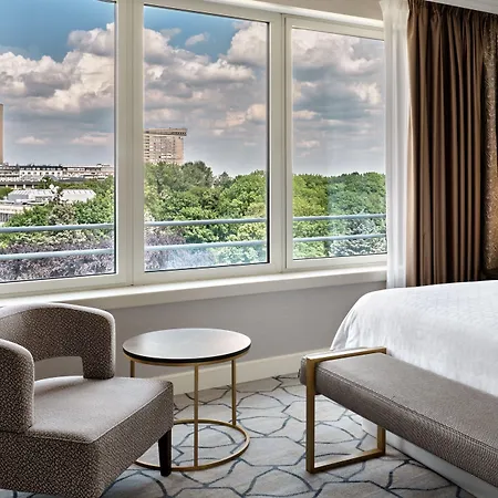 Sheraton Grand Hotel 5*