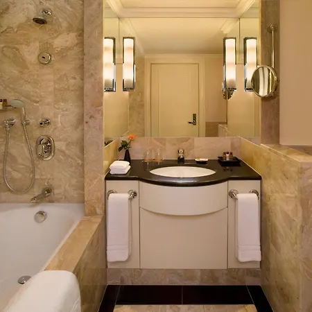 Sheraton Grand Hotel 5*