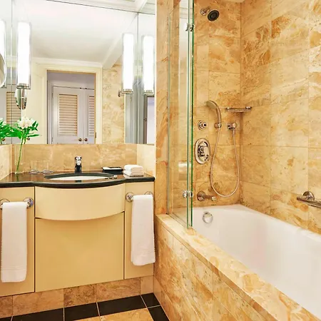 Sheraton Grand Hotel 5*