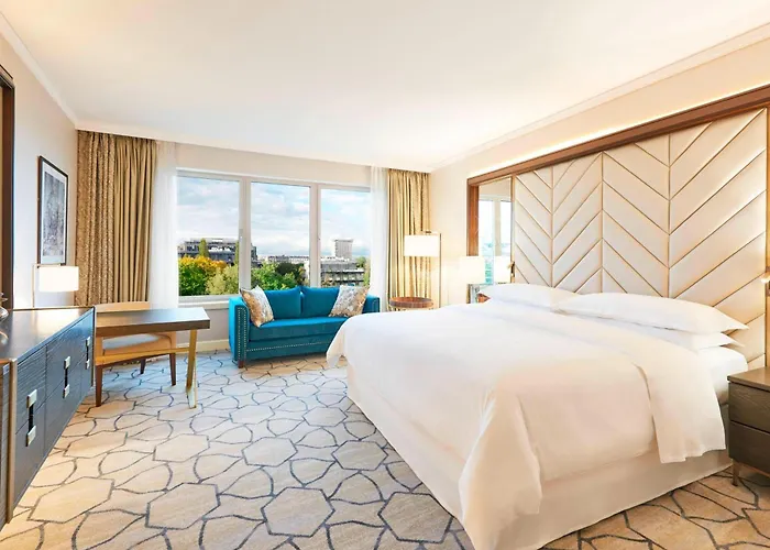 Sheraton Grand Hotel